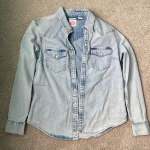 Women’s LEVI jean top